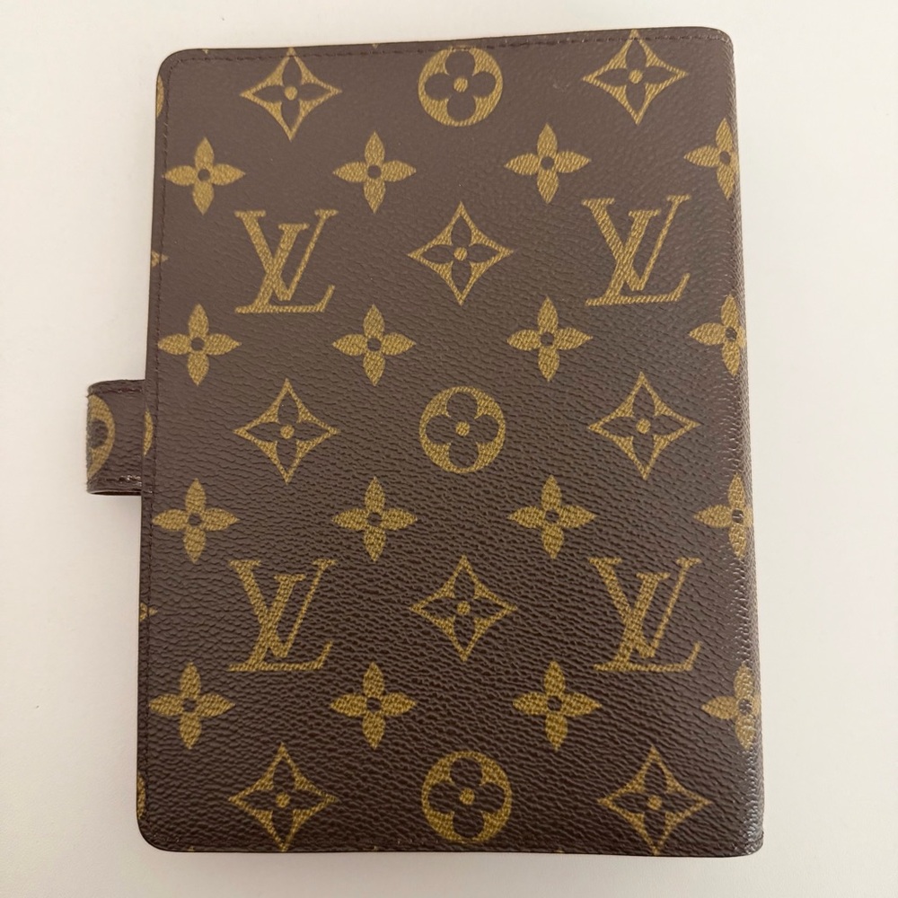 Louis Vuitton MM Ring Agenda (Medium) - Picture 2 of 14
